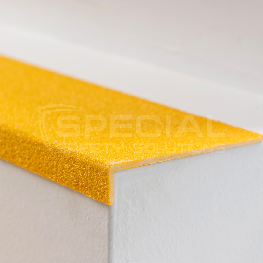 Противоскользящие накладки на ступеньки лестниц Step Guard 152*25мм
